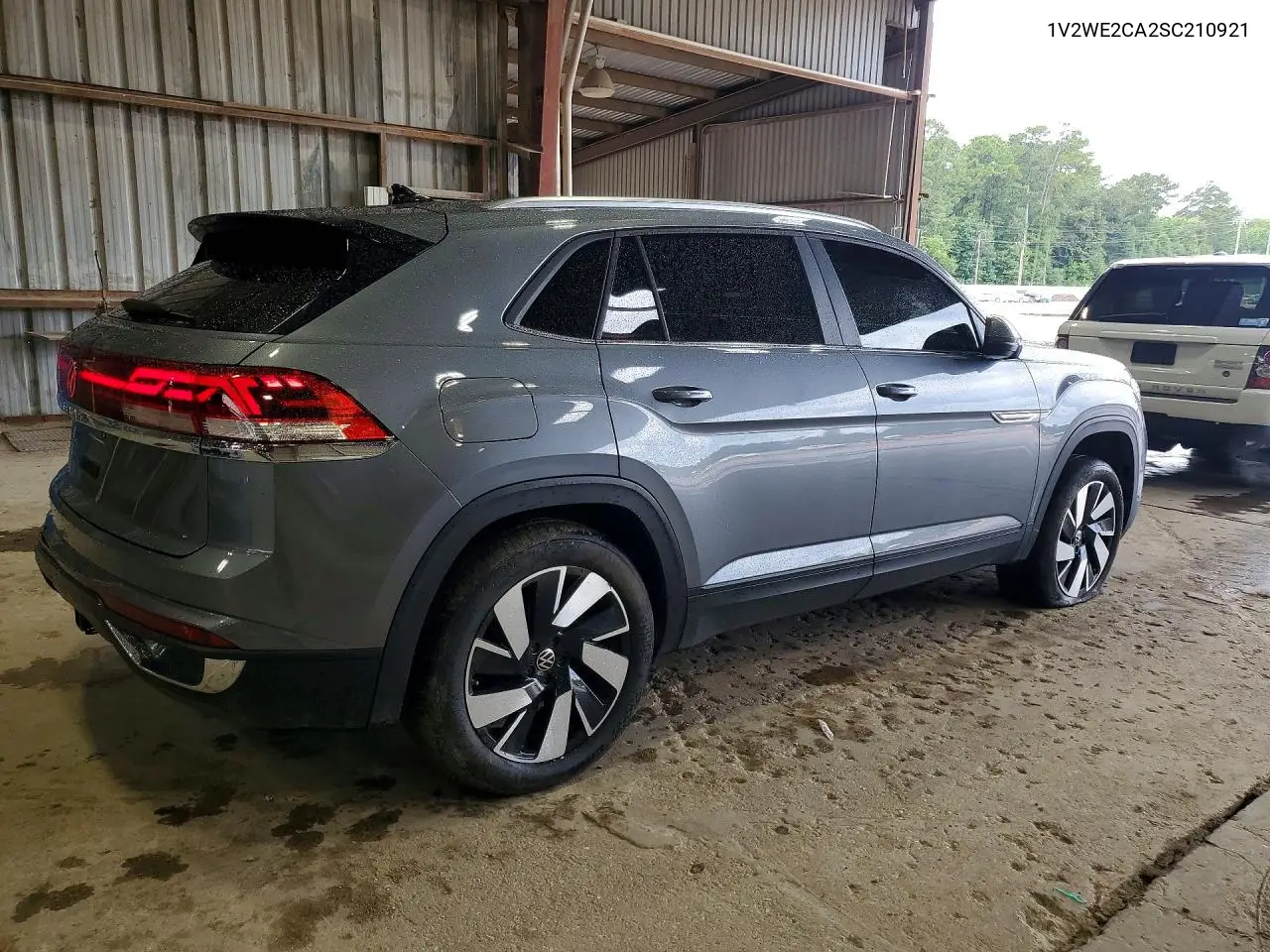 2025 Volkswagen Atlas Cross Sport Se VIN: 1V2WE2CA2SC210921 Lot: 60892226