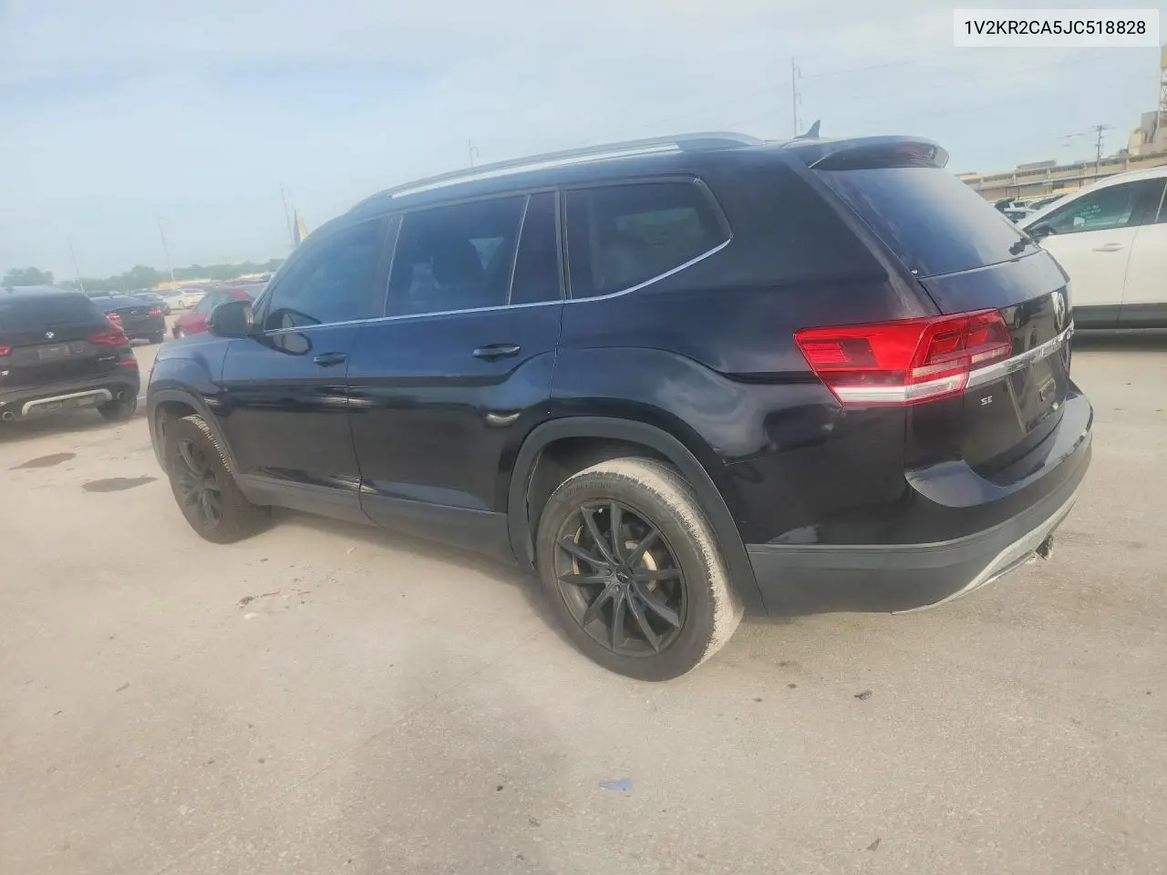 2018 Volkswagen Atlas Se VIN: 1V2KR2CA5JC518828 Lot: 61182236