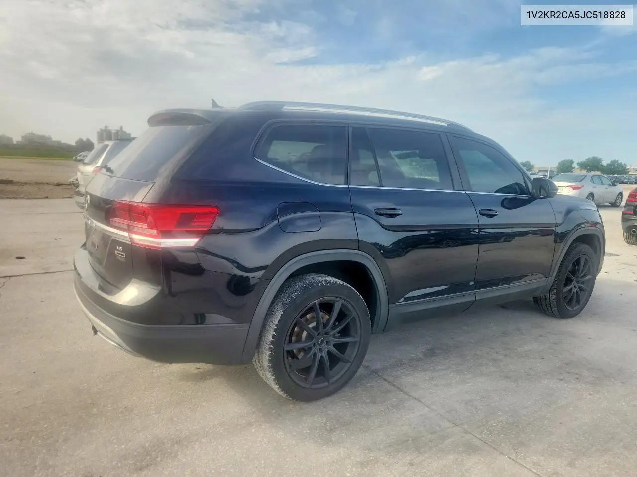2018 Volkswagen Atlas Se VIN: 1V2KR2CA5JC518828 Lot: 61182236