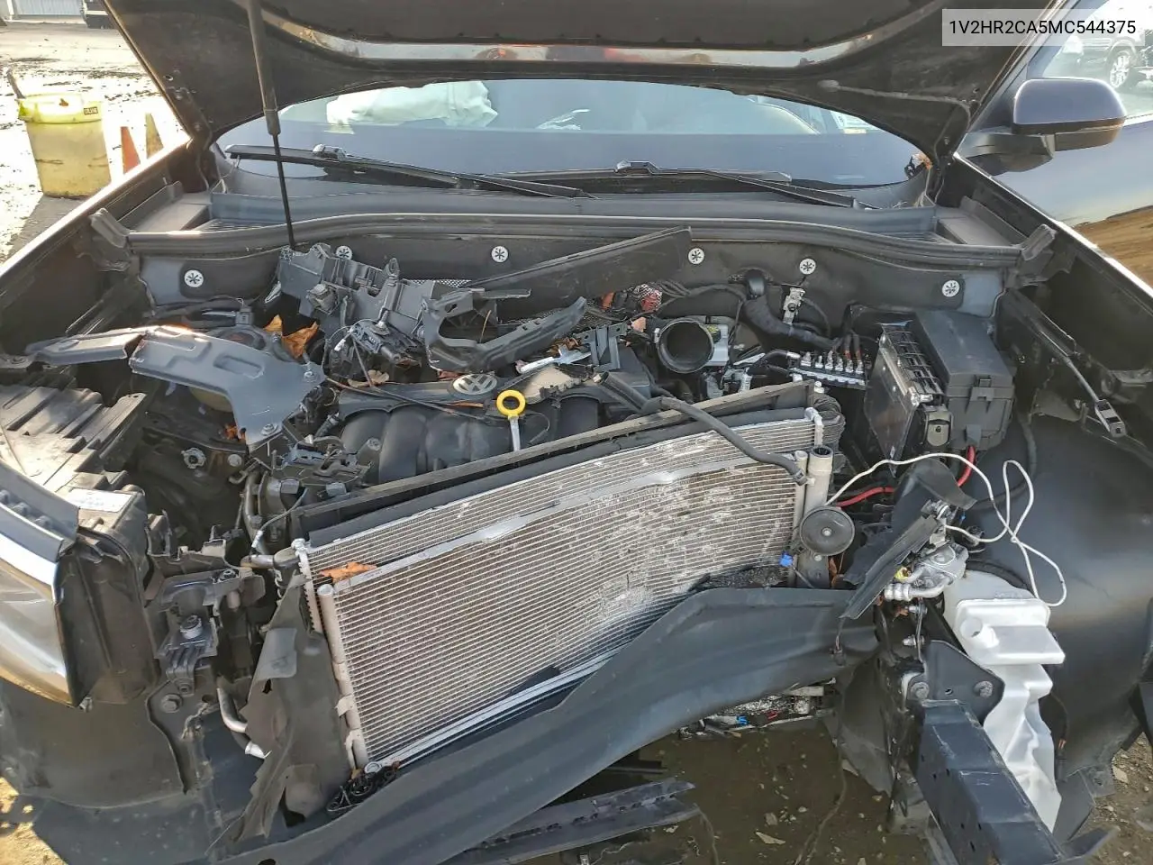 1V2HR2CA5MC544375 2021 Volkswagen Atlas Se