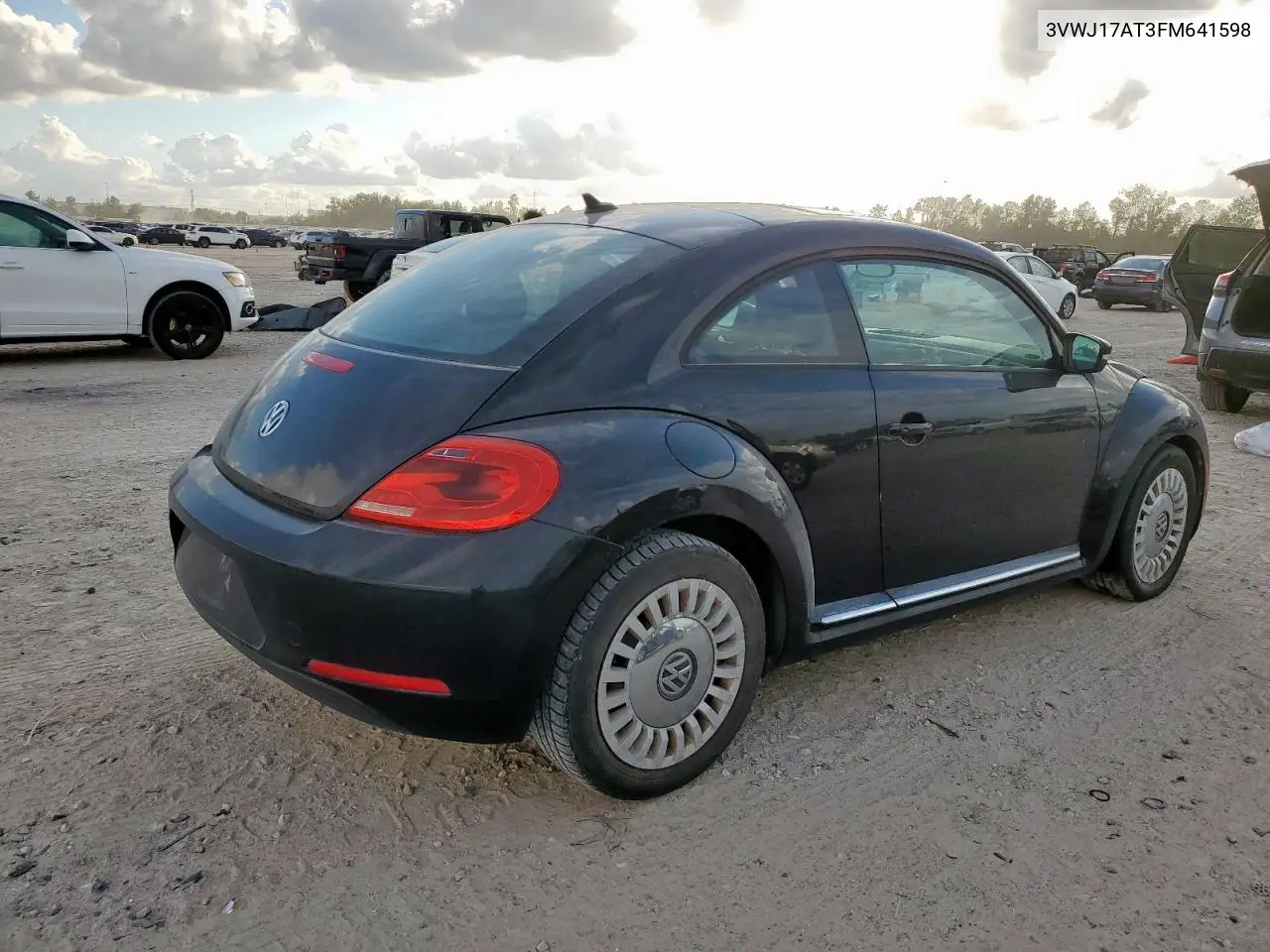 3VWJ17AT3FM641598 2015 Volkswagen Beetle 1.8T