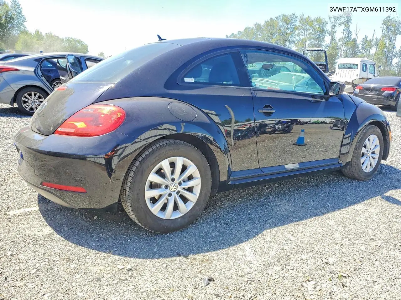 2016 Volkswagen Beetle 1.8T VIN: 3VWF17ATXGM611392 Lot: 58266176