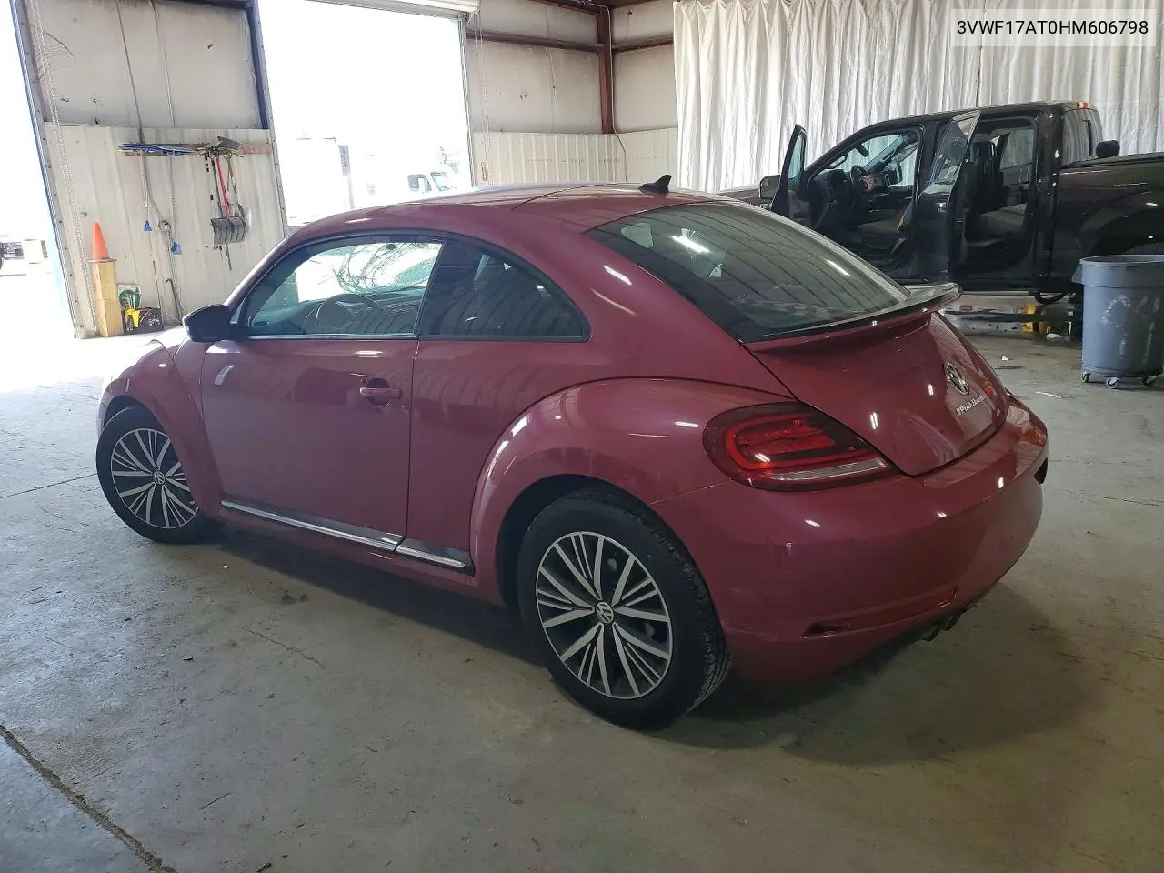 2017 Volkswagen Beetle 1.8T VIN: 3VWF17AT0HM606798 Lot: 56941766