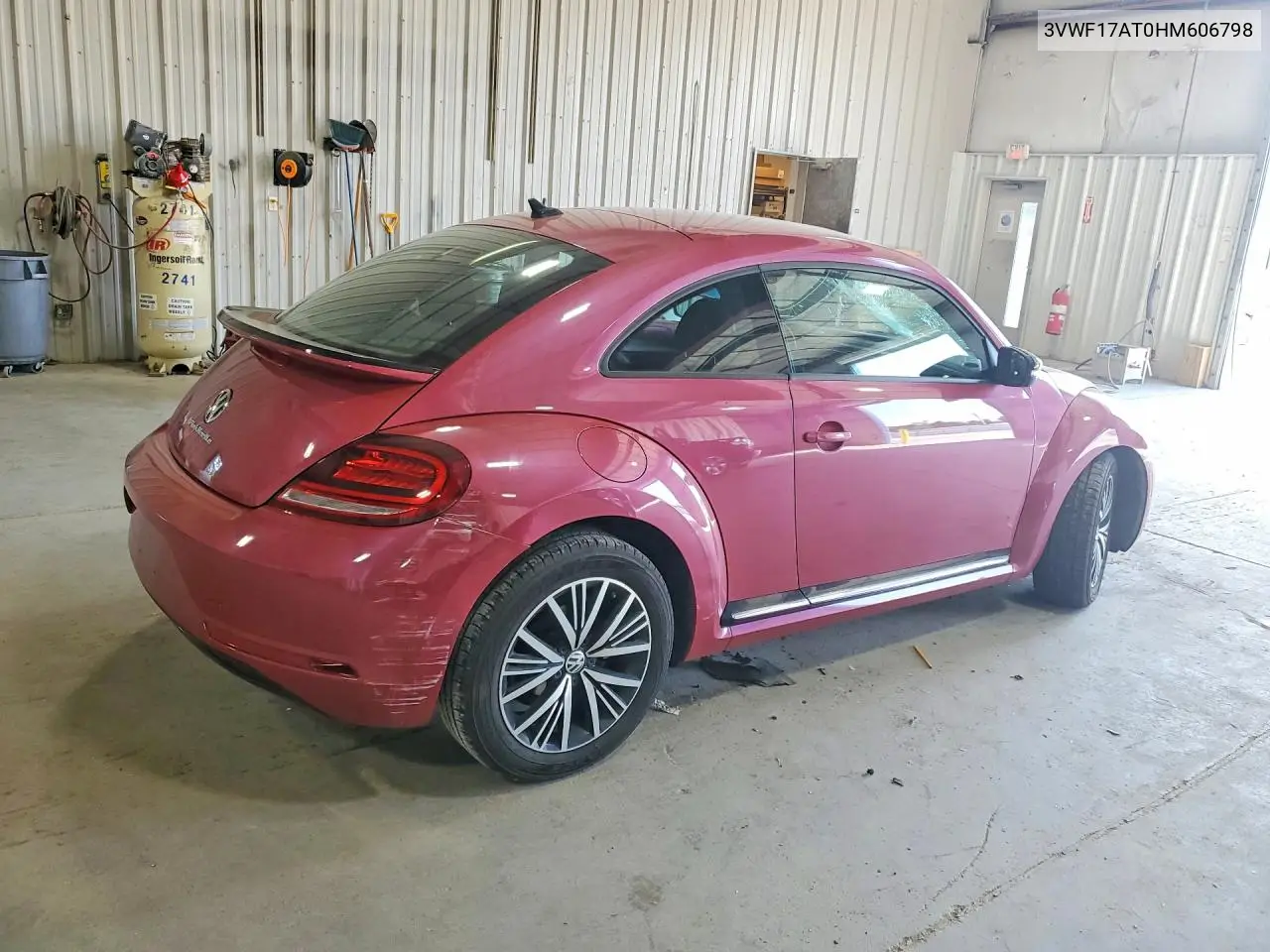 2017 Volkswagen Beetle 1.8T VIN: 3VWF17AT0HM606798 Lot: 56941766