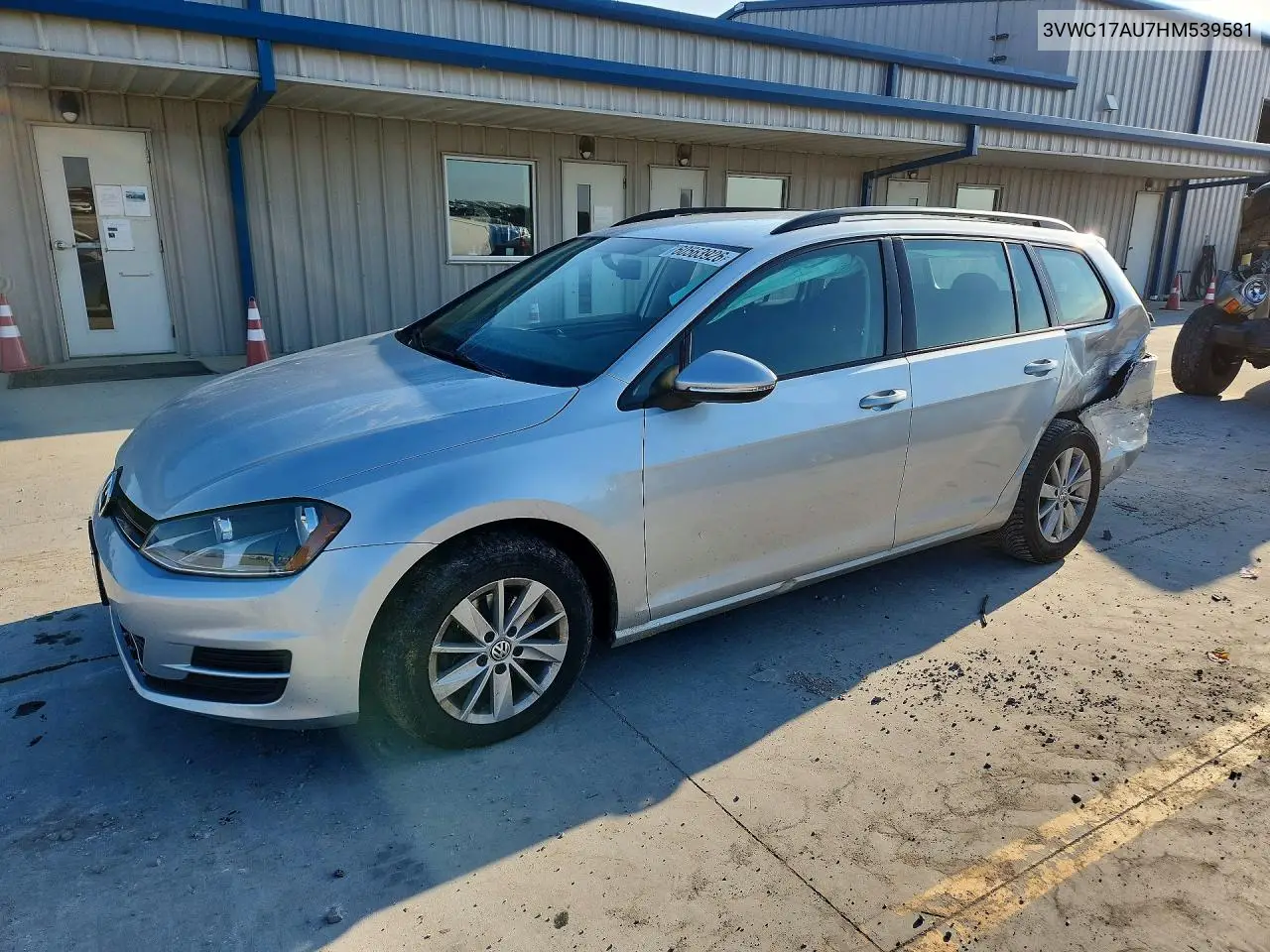 2017 Volkswagen Golf Sportwagen S VIN: 3VWC17AU7HM539581 Lot: 60563926