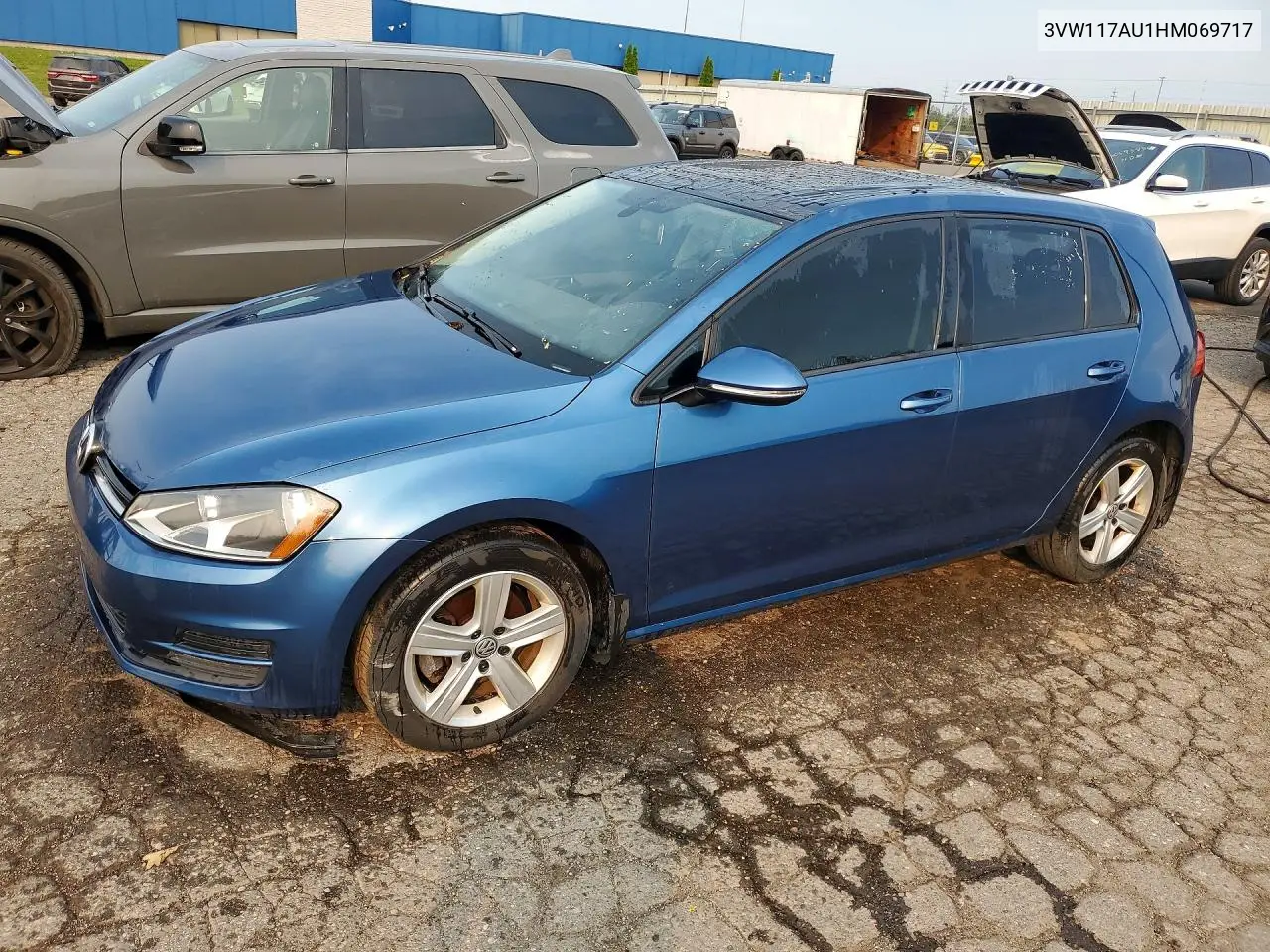 2017 Volkswagen Golf S VIN: 3VW117AU1HM069717 Lot: 60927766
