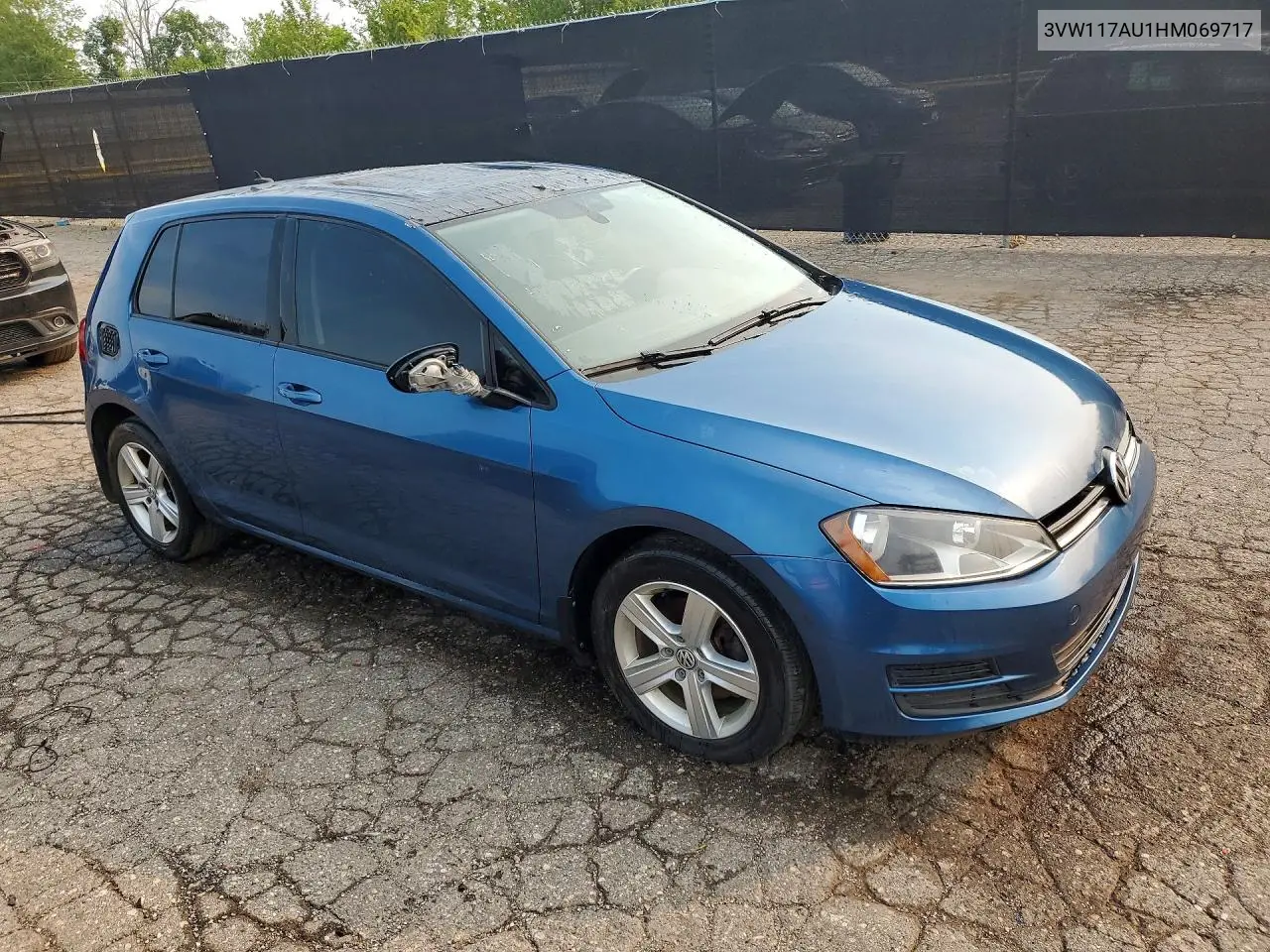 2017 Volkswagen Golf S VIN: 3VW117AU1HM069717 Lot: 60927766