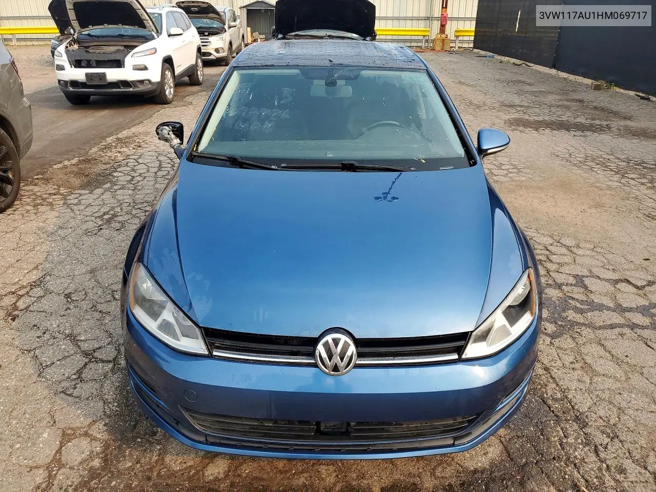 2017 Volkswagen Golf S VIN: 3VW117AU1HM069717 Lot: 60927766