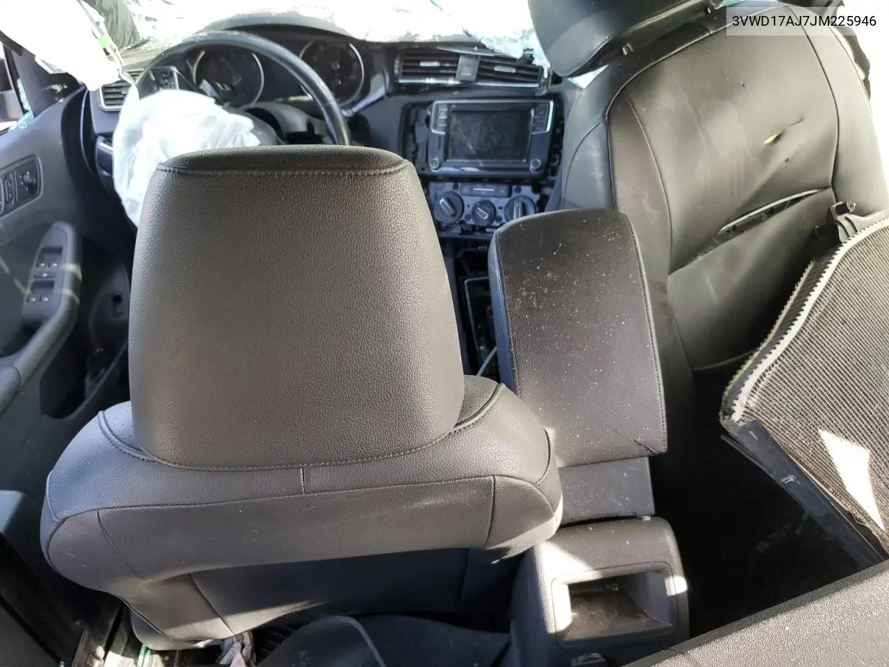 3VWD17AJ7JM225946 2018 Volkswagen Jetta
