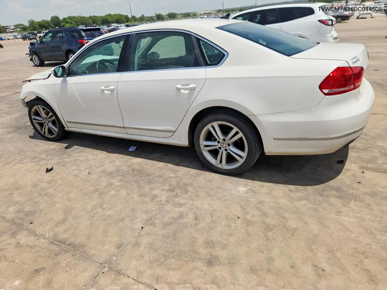 2013 Volkswagen Passat Sel VIN: 1VWCM7A36DC044508 Lot: 61090536