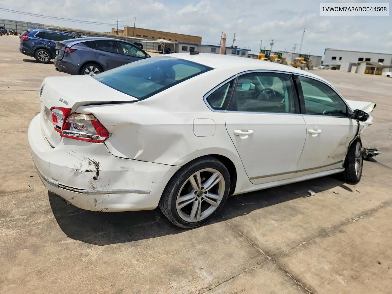 2013 Volkswagen Passat Sel VIN: 1VWCM7A36DC044508 Lot: 61090536
