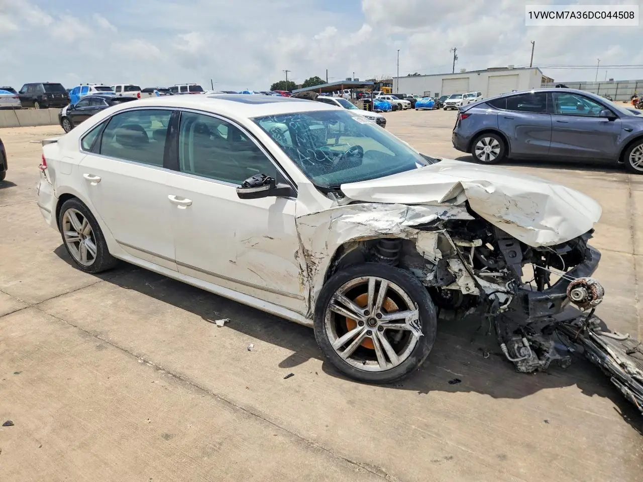 2013 Volkswagen Passat Sel VIN: 1VWCM7A36DC044508 Lot: 61090536