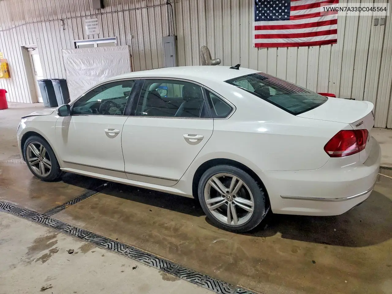 2013 Volkswagen Passat Sel VIN: 1VWCN7A33DC045564 Lot: 61103936