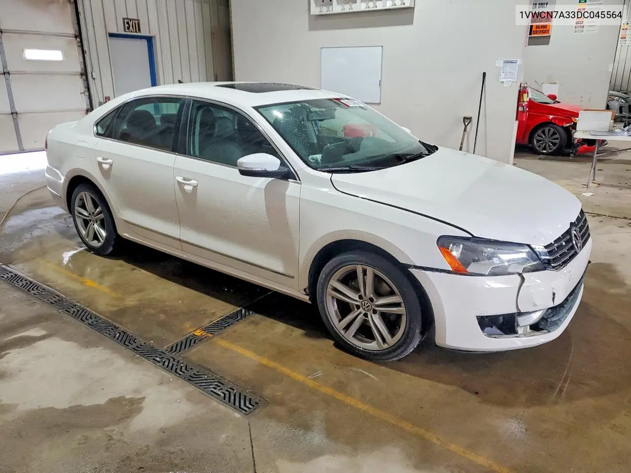 2013 Volkswagen Passat Sel VIN: 1VWCN7A33DC045564 Lot: 61103936