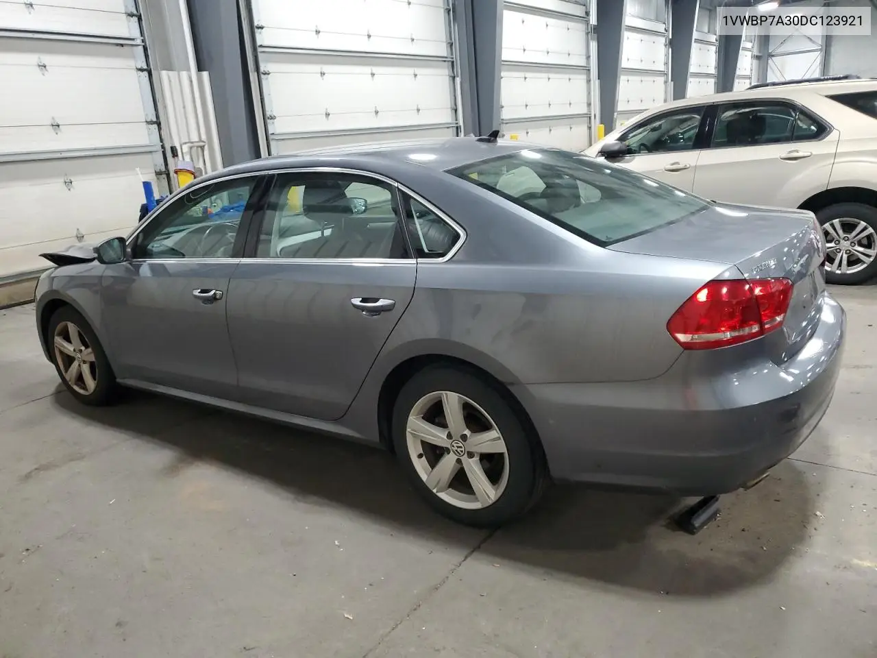 1VWBP7A30DC123921 2013 Volkswagen Passat Se