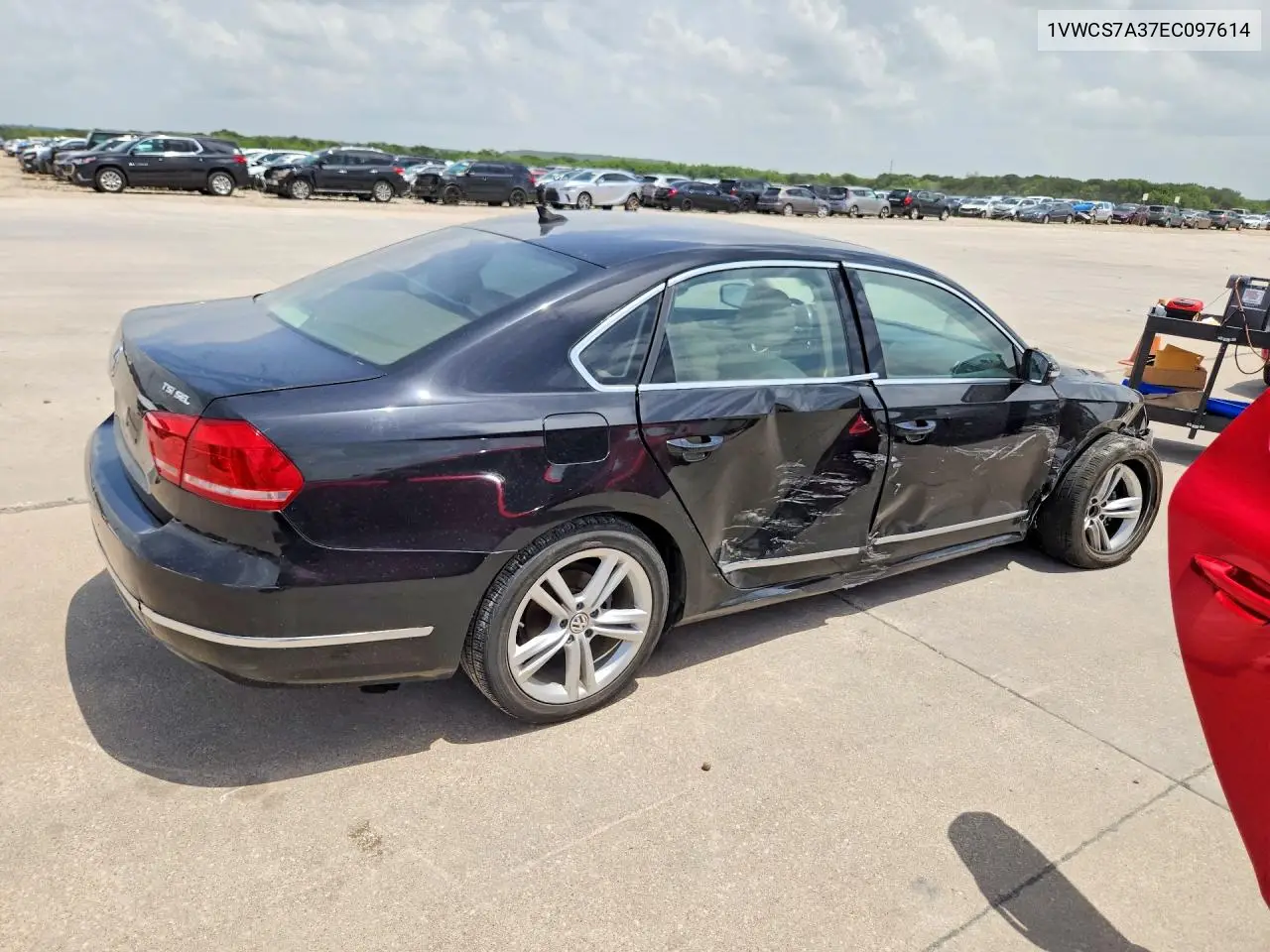 2014 Volkswagen Passat Sel VIN: 1VWCS7A37EC097614 Lot: 61065266