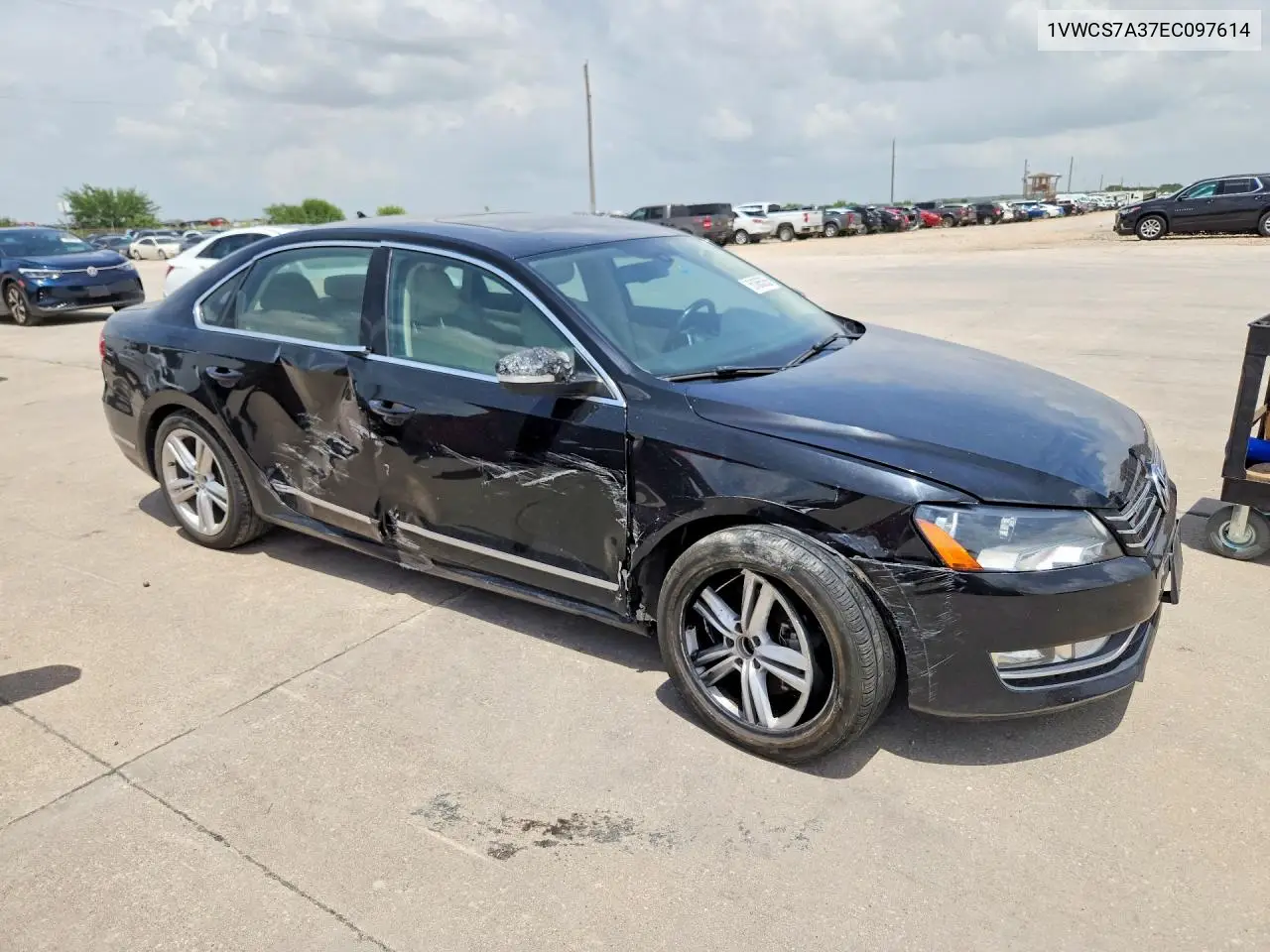 2014 Volkswagen Passat Sel VIN: 1VWCS7A37EC097614 Lot: 61065266
