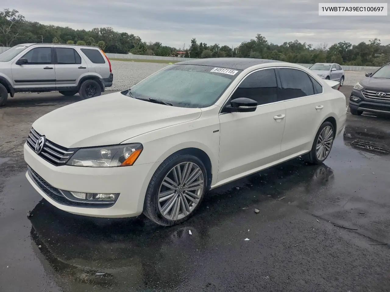 1VWBT7A39EC100697 2014 Volkswagen Passat Se