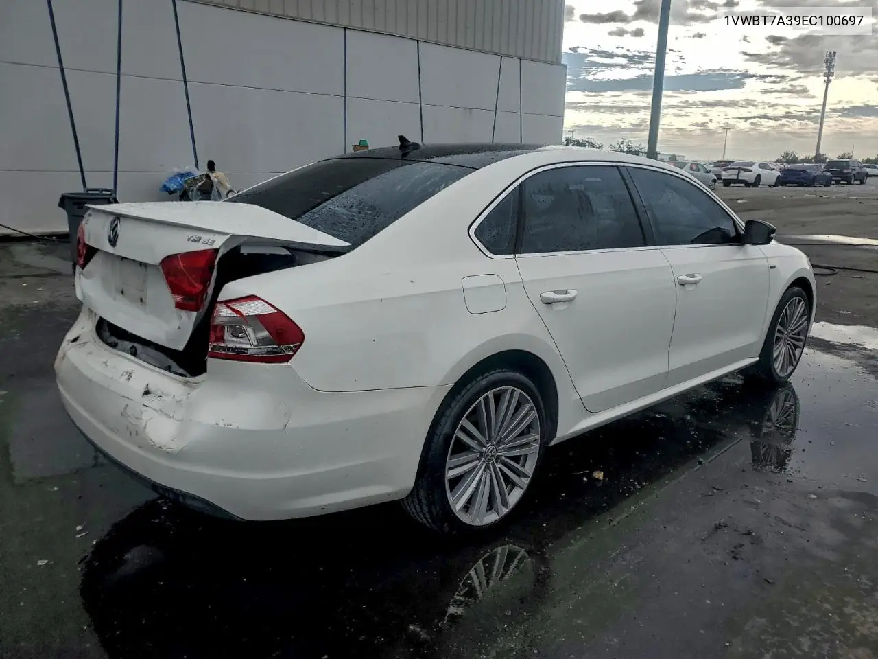 1VWBT7A39EC100697 2014 Volkswagen Passat Se