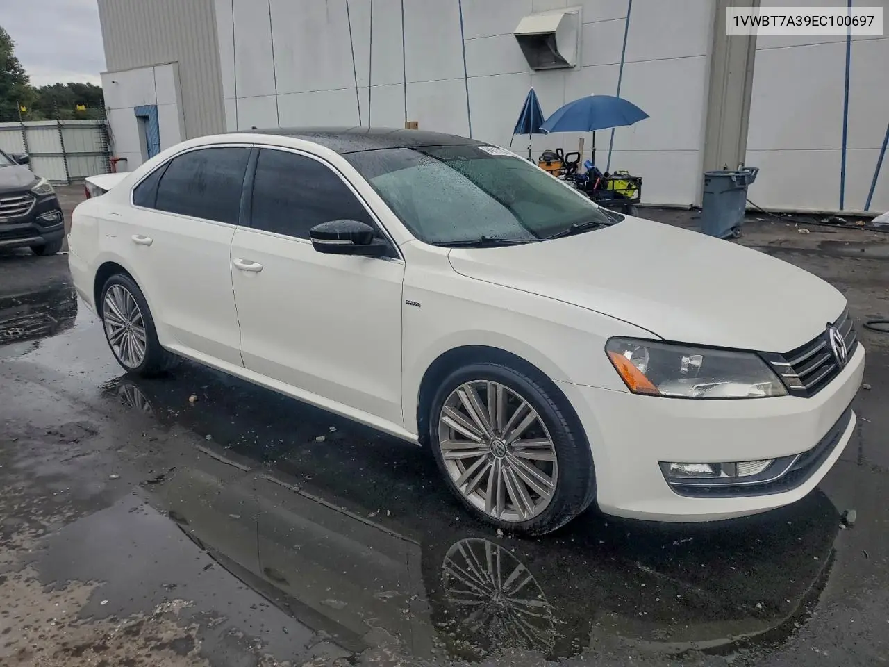 1VWBT7A39EC100697 2014 Volkswagen Passat Se