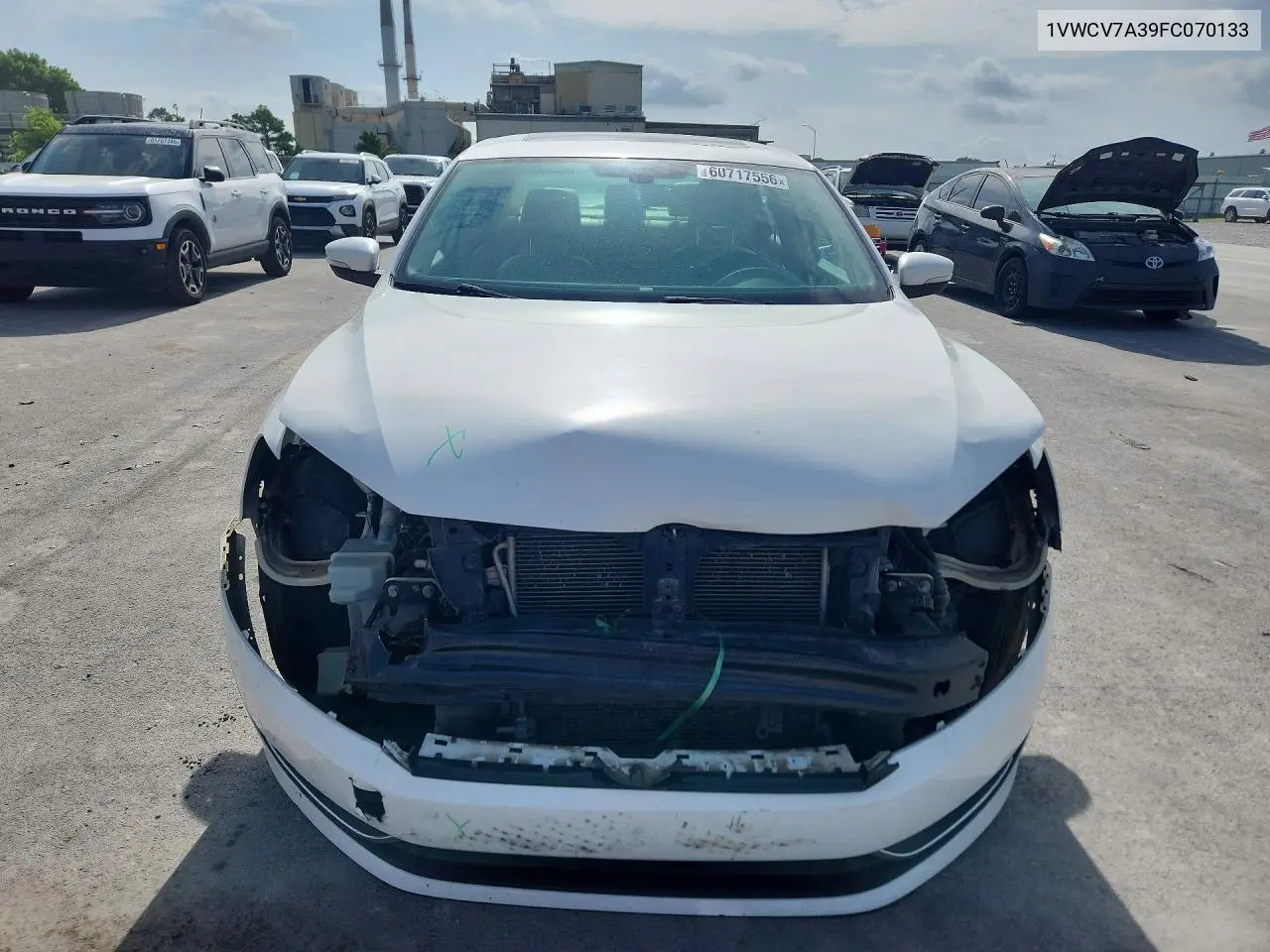 2015 Volkswagen Passat Sel VIN: 1VWCV7A39FC070133 Lot: 60717556