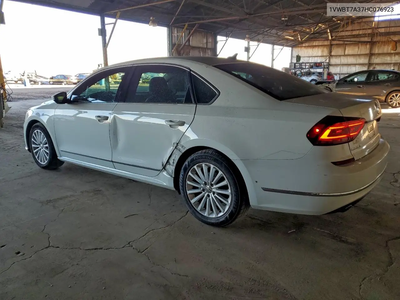 1VWBT7A37HC076923 2017 Volkswagen Passat Se