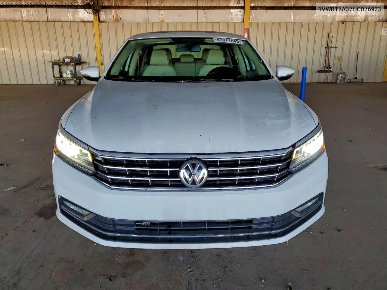 1VWBT7A37HC076923 2017 Volkswagen Passat Se