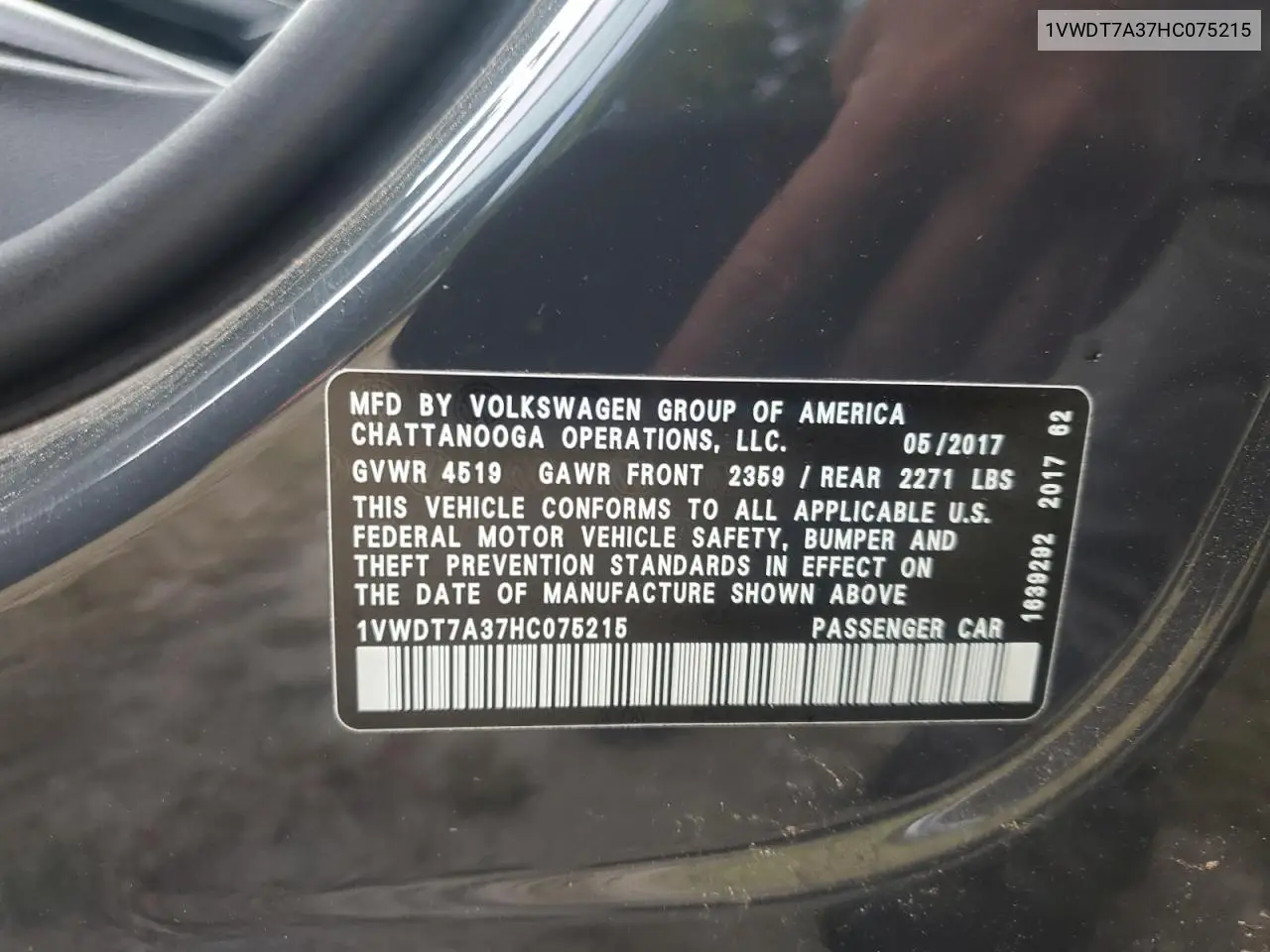 1VWDT7A37HC075215 2017 Volkswagen Passat R-Line