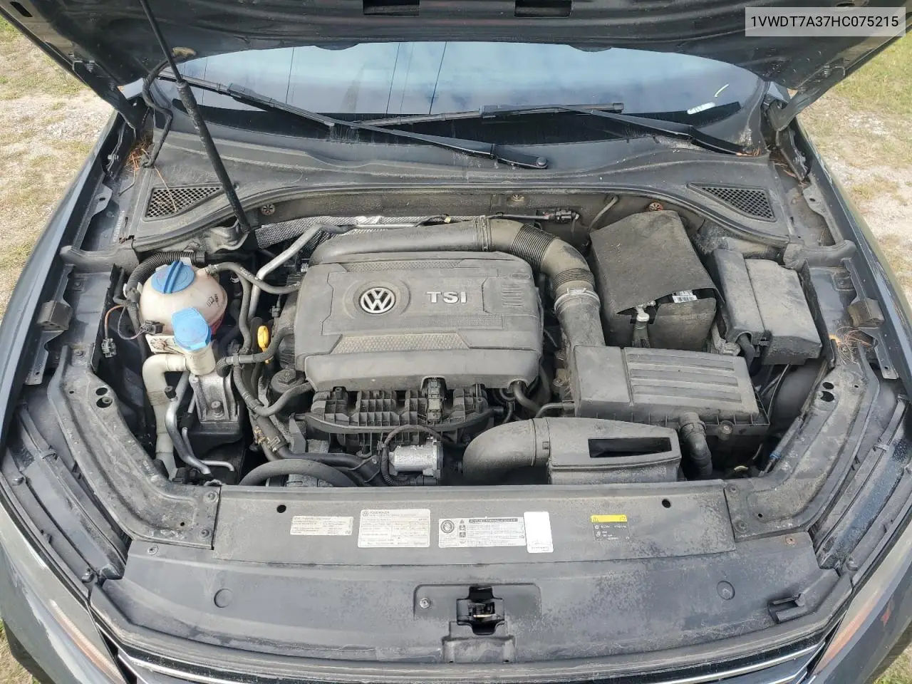 1VWDT7A37HC075215 2017 Volkswagen Passat R-Line