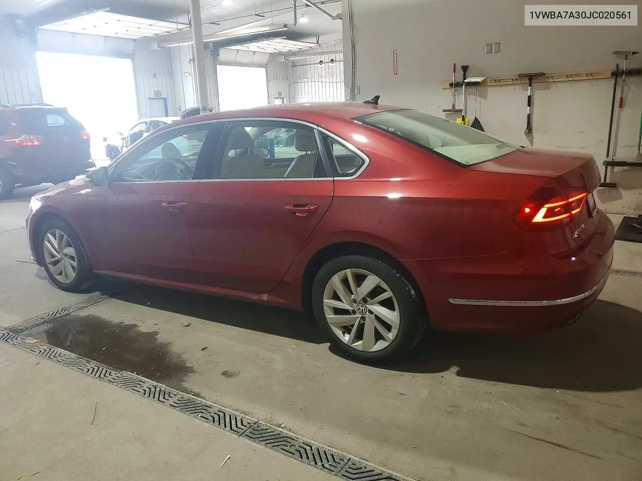2018 Volkswagen Passat Se VIN: 1VWBA7A30JC020561 Lot: 61130776