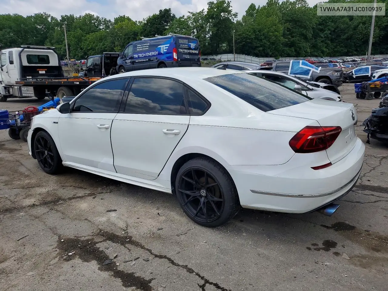 1VWAA7A31JC010939 2018 Volkswagen Passat S