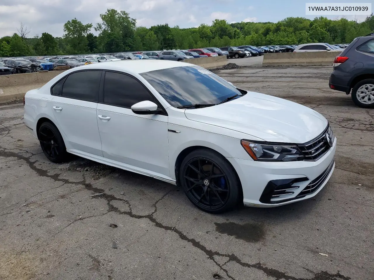 1VWAA7A31JC010939 2018 Volkswagen Passat S