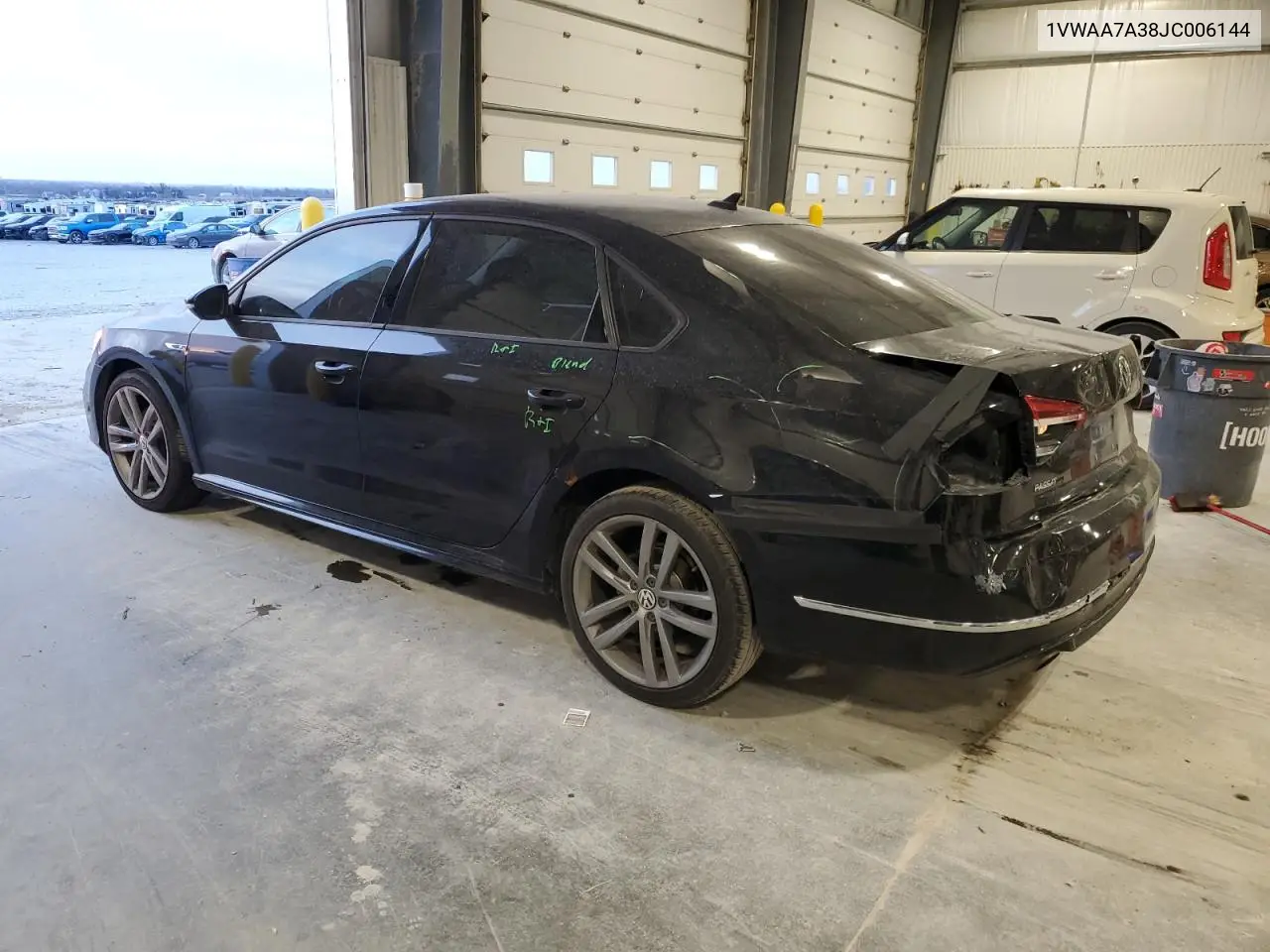 1VWAA7A38JC006144 2018 Volkswagen Passat S