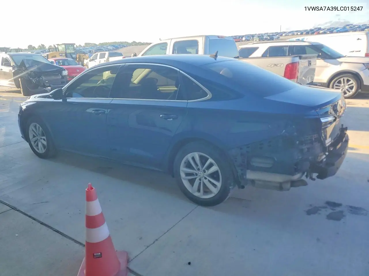 2020 Volkswagen Passat Se VIN: 1VWSA7A39LC015247 Lot: 61128596
