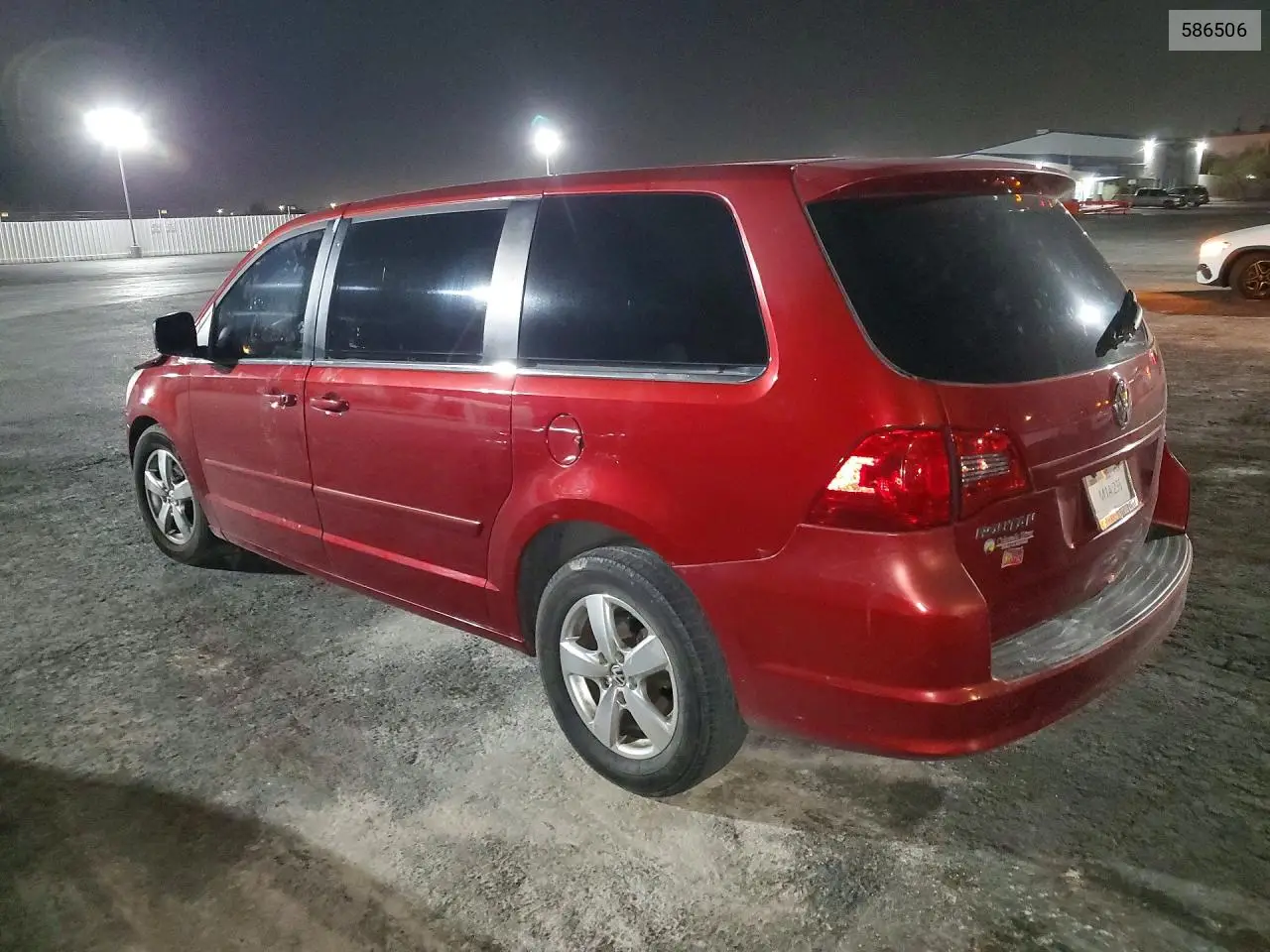 2009 Volkswagen Routan Se VIN: 586506 Lot: 54214186