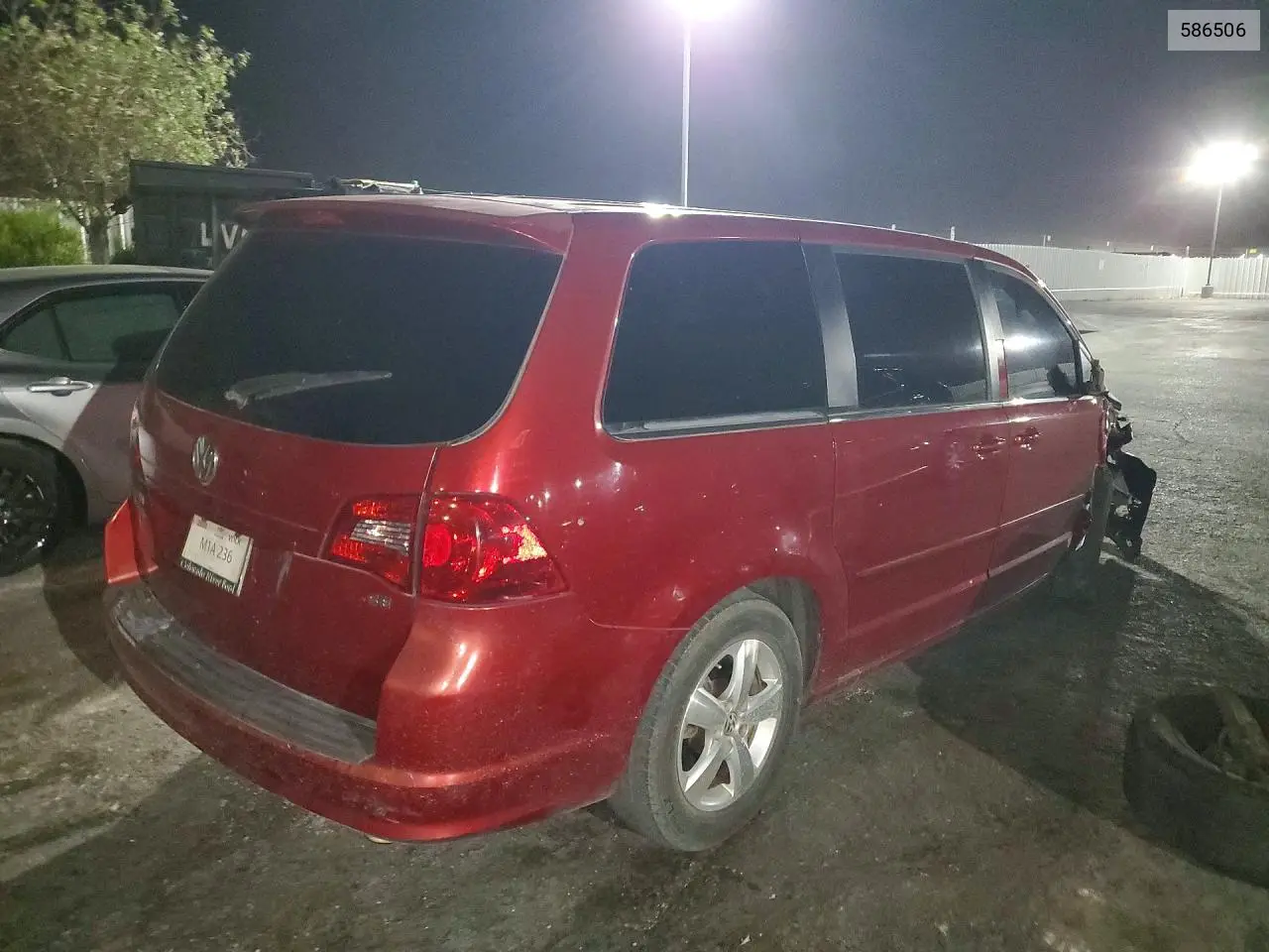2009 Volkswagen Routan Se VIN: 586506 Lot: 54214186