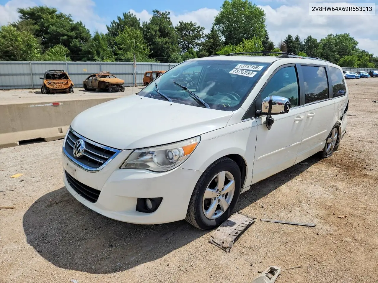 2009 Volkswagen Routan Sel Premium VIN: 2V8HW64X69R553013 Lot: 58792896