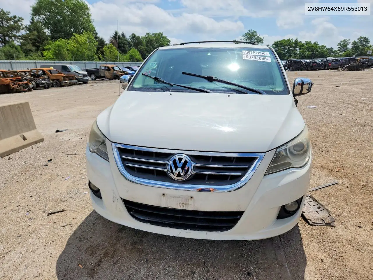 2009 Volkswagen Routan Sel Premium VIN: 2V8HW64X69R553013 Lot: 58792896
