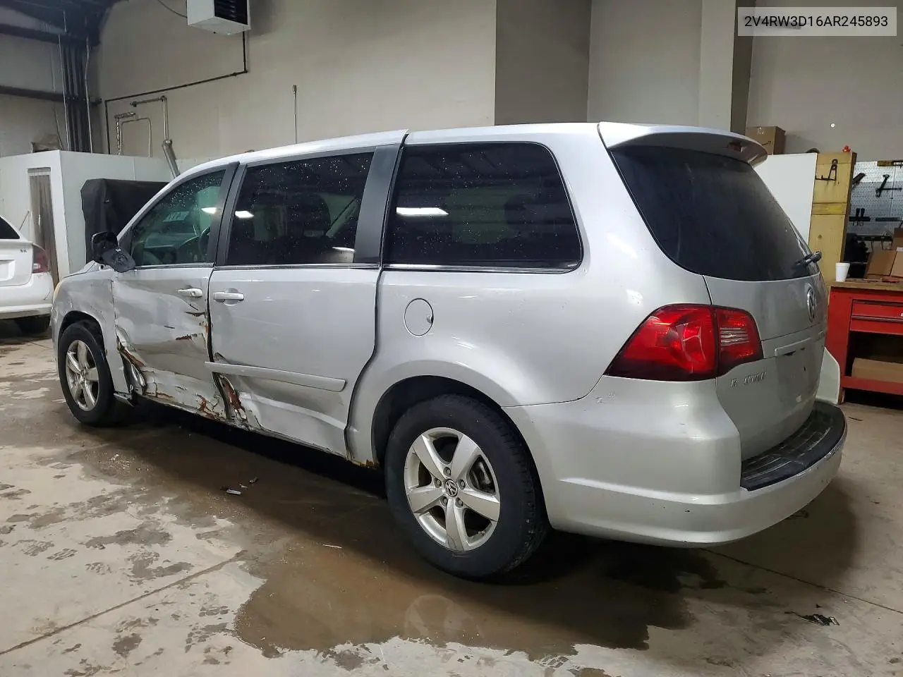 2010 Volkswagen Routan Se VIN: 2V4RW3D16AR245893 Lot: 41754836