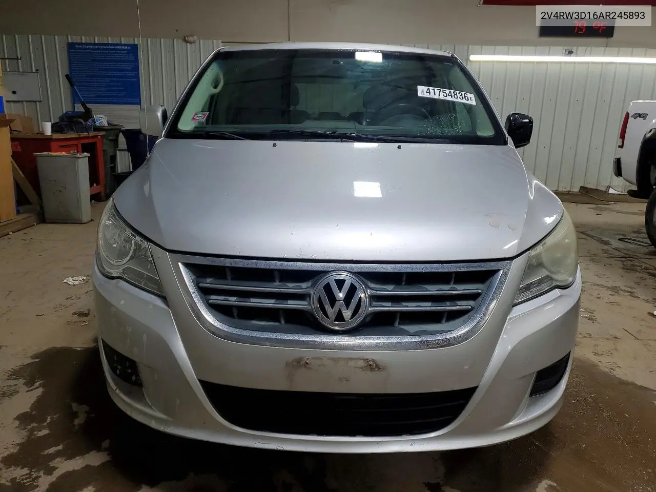 2010 Volkswagen Routan Se VIN: 2V4RW3D16AR245893 Lot: 41754836
