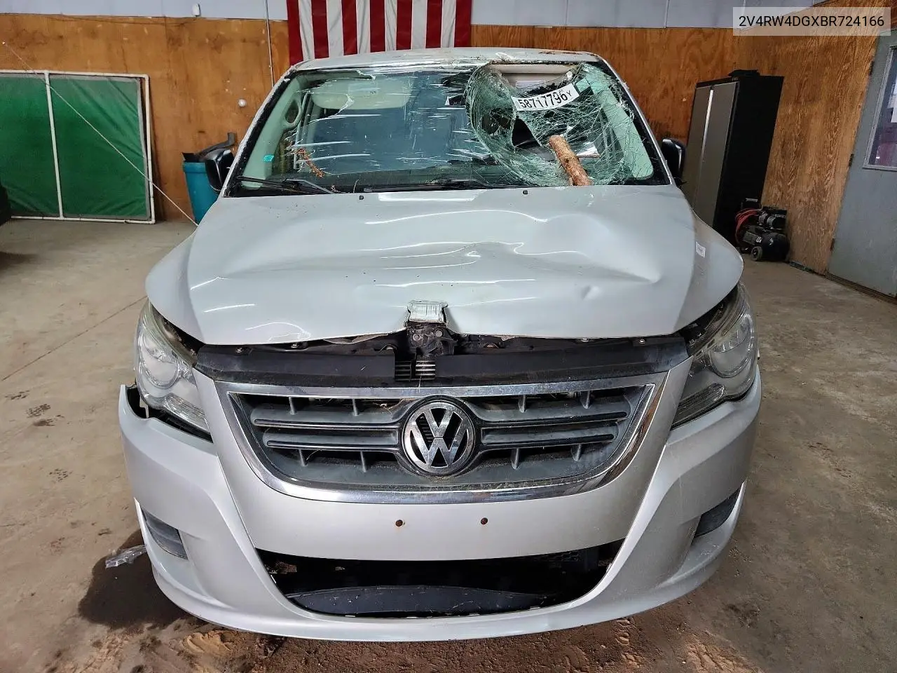2011 Volkswagen Routan S VIN: 2V4RW4DGXBR724166 Lot: 58717796