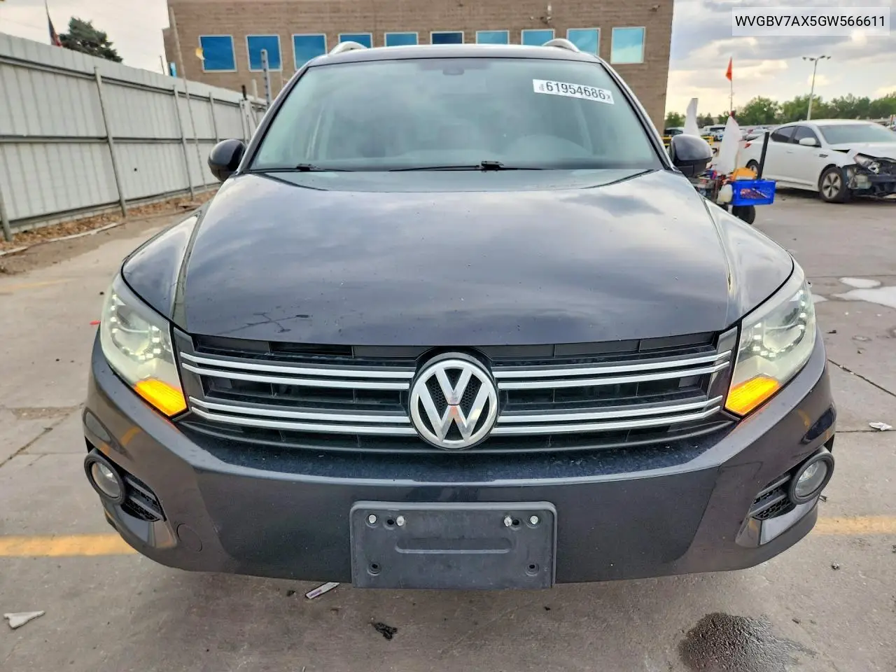 2016 Volkswagen Tiguan S VIN: WVGBV7AX5GW566611 Lot: 61954686