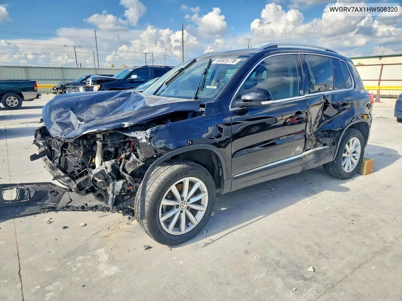 2017 Volkswagen Tiguan Wolfsburg VIN: WVGRV7AX1HW508320 Lot: 60825776