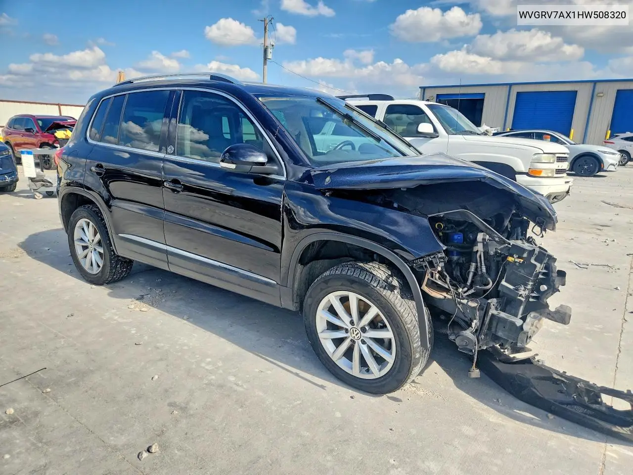 2017 Volkswagen Tiguan Wolfsburg VIN: WVGRV7AX1HW508320 Lot: 60825776