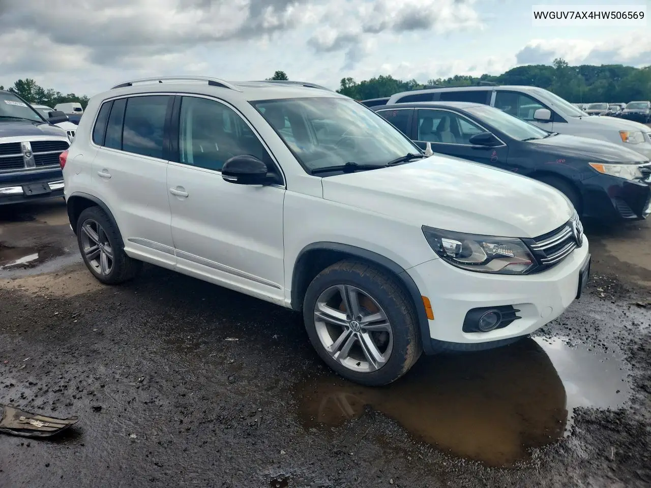 2017 Volkswagen Tiguan Sport VIN: WVGUV7AX4HW506569 Lot: 61894756