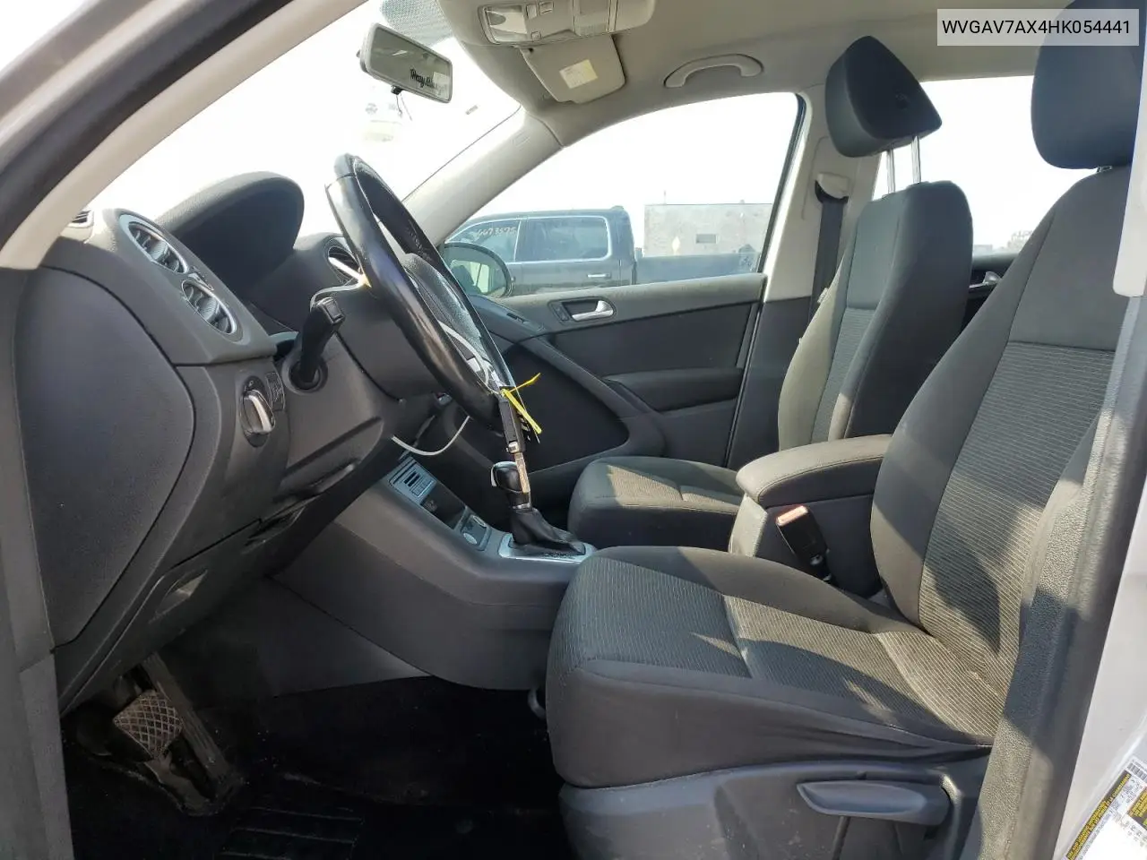 WVGAV7AX4HK054441 2017 Volkswagen Tiguan S