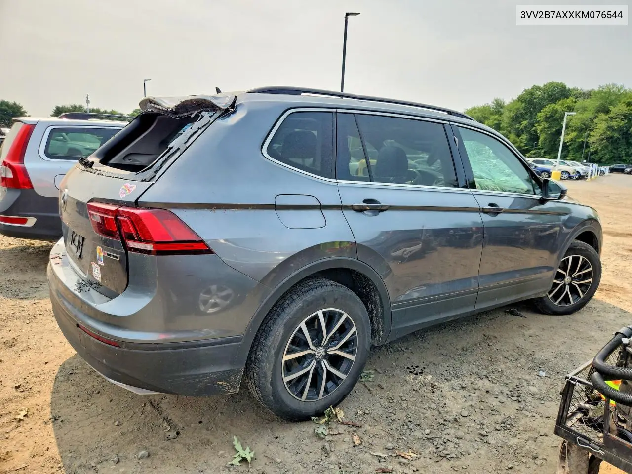 2019 Volkswagen Tiguan Se/Sel/Sel R-Line Jet-Black/Se VIN: 3VV2B7AXXKM076544 Lot: 60916056