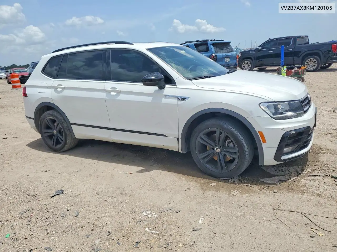 2019 Volkswagen Tiguan Se/Sel/Sel R-Line Jet-Black/Sel R-Line VIN: VV2B7AX8KM120105 Lot: 61139976