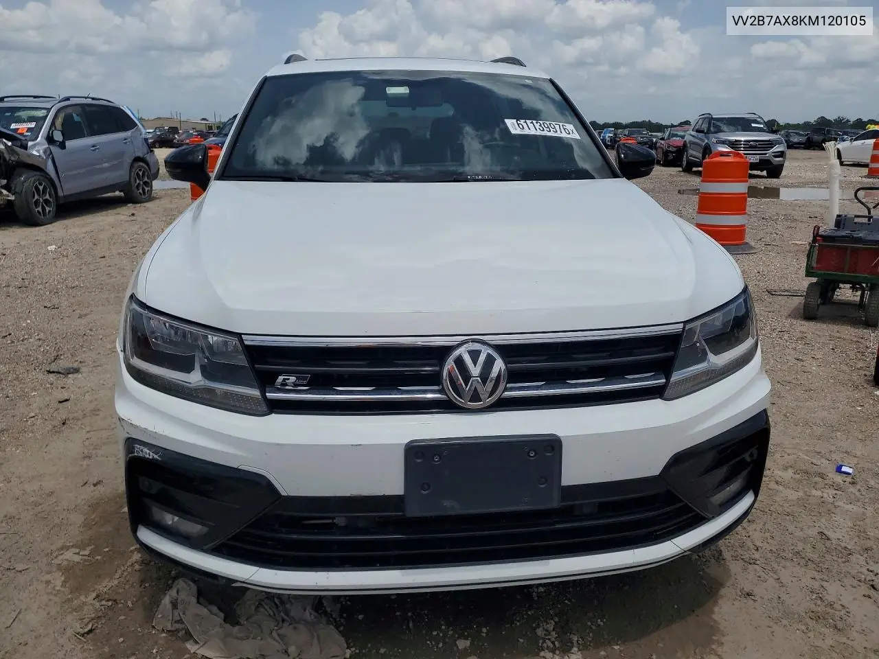 2019 Volkswagen Tiguan Se/Sel/Sel R-Line Jet-Black/Sel R-Line VIN: VV2B7AX8KM120105 Lot: 61139976
