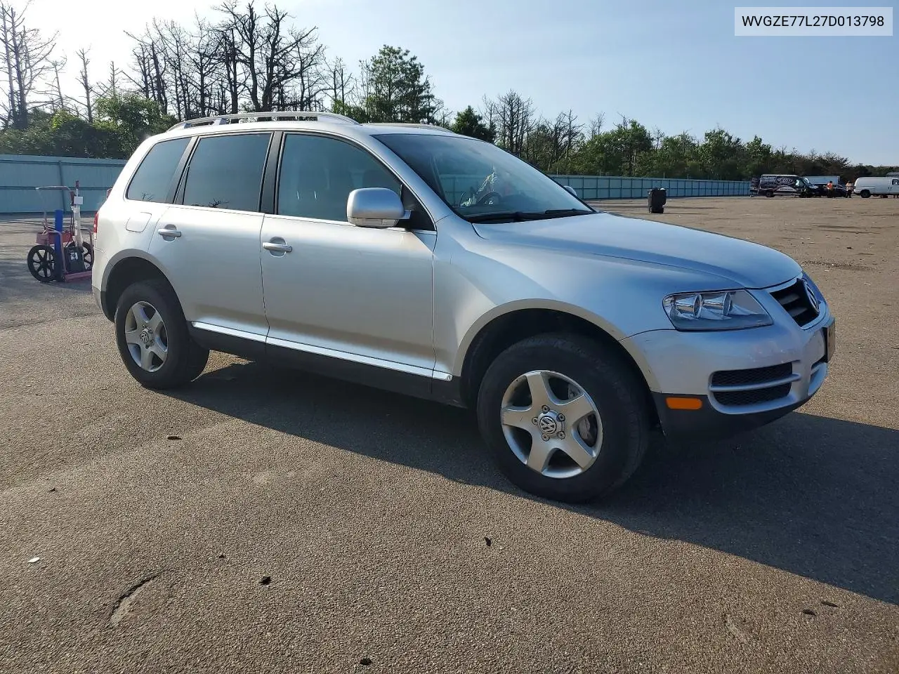 2007 Volkswagen Touareg V6 VIN: WVGZE77L27D013798 Lot: 61882456